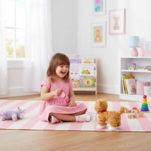 Kotek interaktywny na smyczy miauczy chodzi rusza ogonem